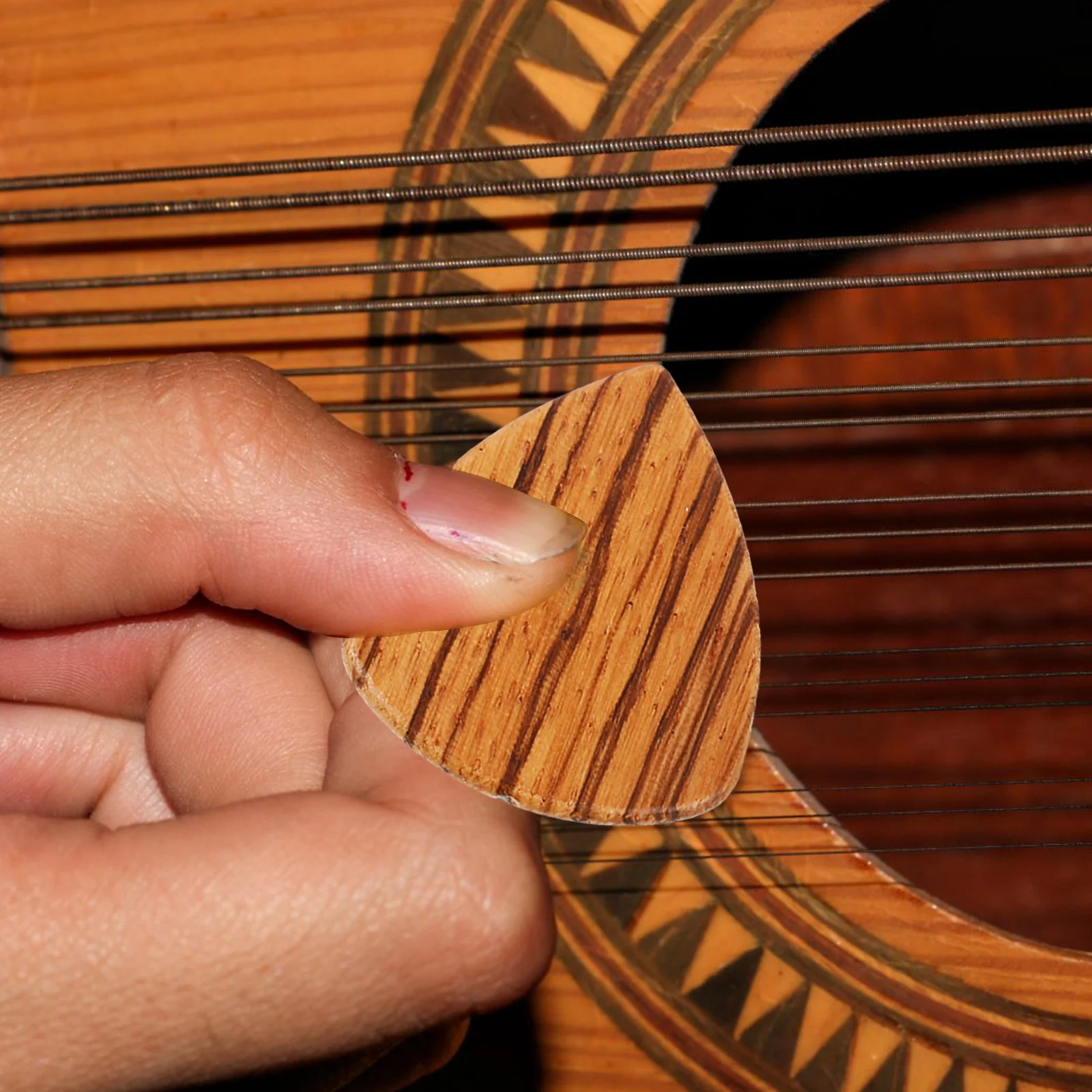 

4Pcs Wooden Guitar Picks Excellent Texture Lightweight Compact Durable for Practice Performance Acoustic Electric Bass