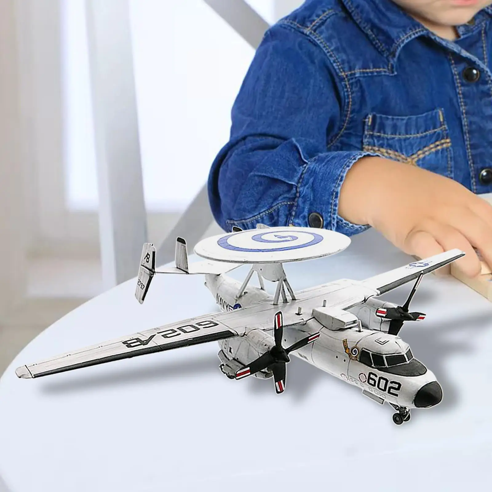 

Масштаб 1/72, модель самолета США E с подставкой для домашнего ТВ-шкафа