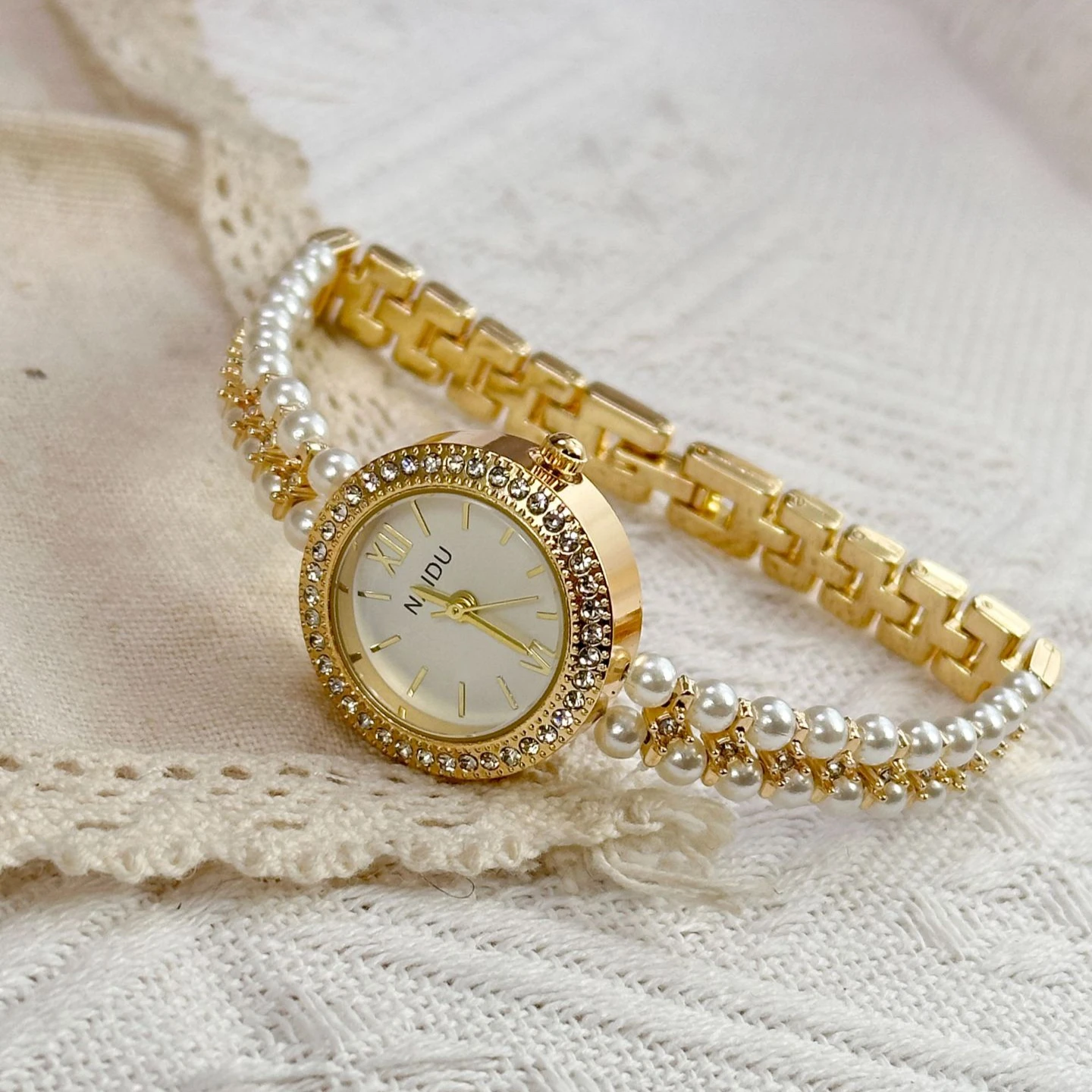 Brand Pearl Strap Bracelet Watch Fashion Quartz Watch Rhinestone Dial Wristwatches Dropshipping Simple Clock Relojes Para Mujer