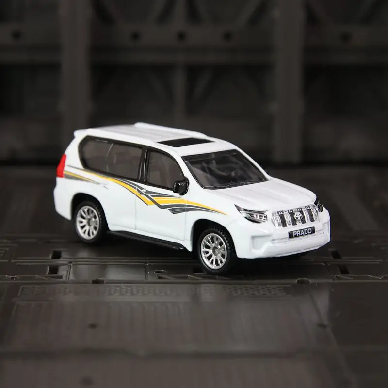 

CCA 1:64 Toyota Prado off-road vehicle alloy model static mini children's toy car can be given as a birthday gift to friends