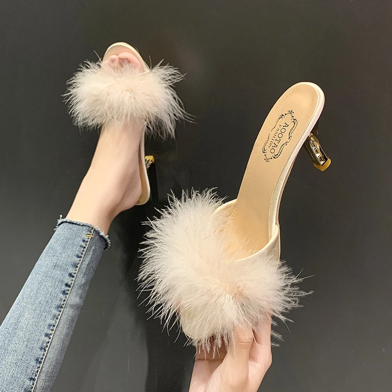 Korean Oversized Plush Sandals Sexy Black Feather Shoes for Women Elegant Versatile Peep-toe High-heeled Shoes New 2024 Summer