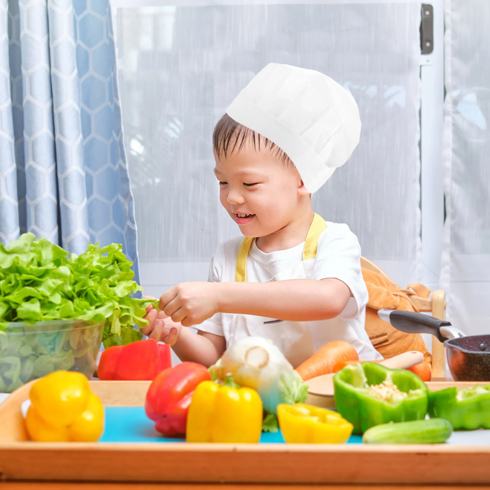 หมวกเชฟแบบใช้แล้วทิ้ง 15 ชิ้น สีขาว ขนาดเล็ก ทำจากผ้าไม่ถักทอ สำหรับงานเบเกอรี่ งานวันเกิด คอร์สสอนทำอาหาร การทำขนมที่บ้าน