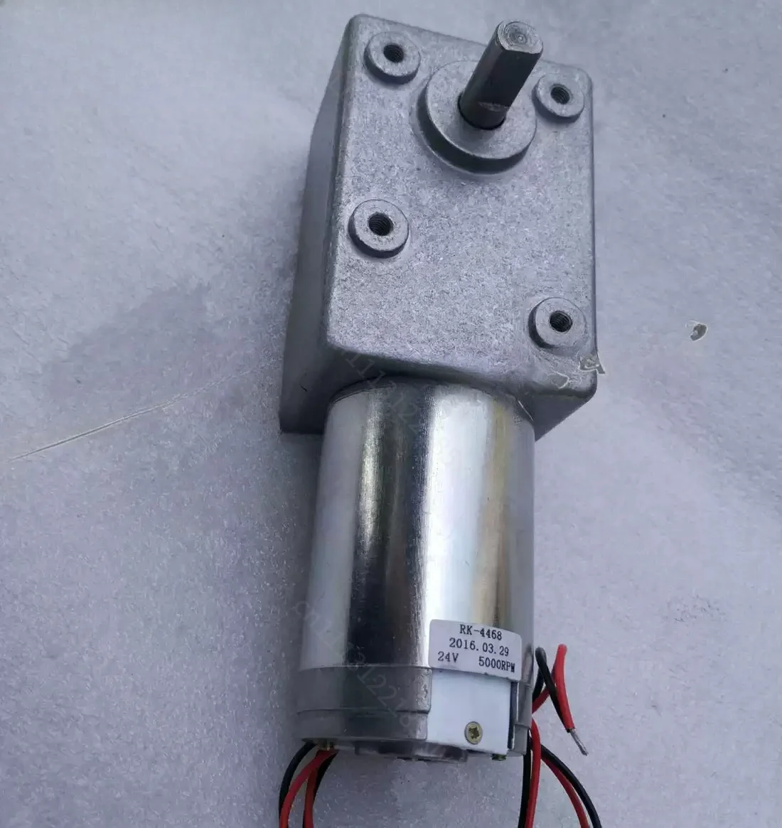 GW600 DC Worm Gear Motor, 12V 24V, 5-480RPM High Torque Dual Axis DC Reduction Motor