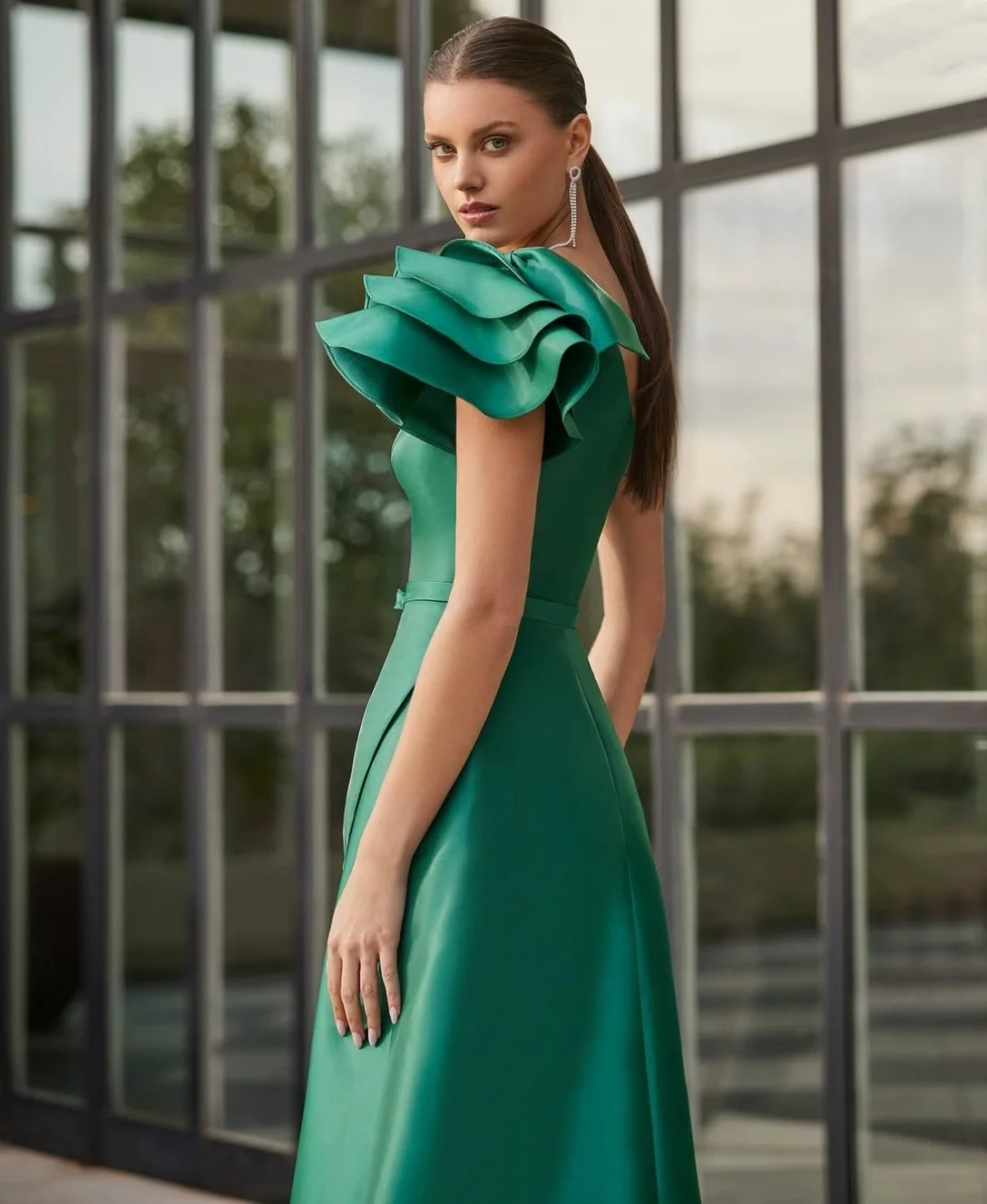 Op maat gemaakte lange groene avondjurken met split A-lijn gegolfd فسات Mohamed 1914 Een schouder zijsplit galajurk voor dames