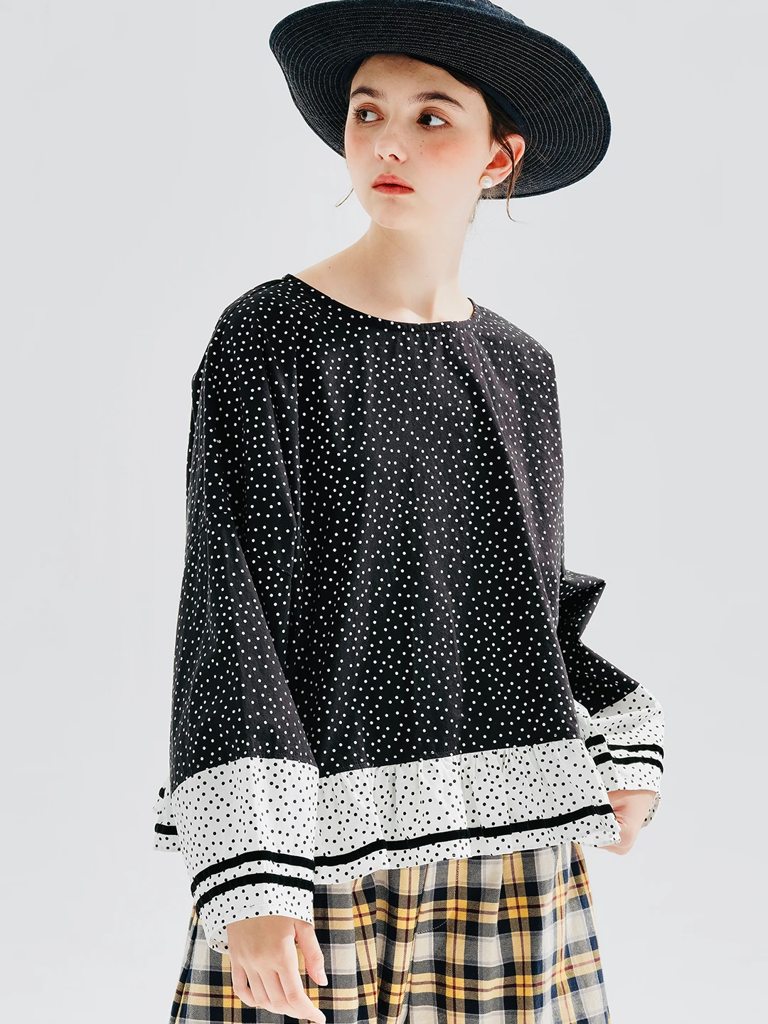 IMAKOKONI original design long sleeve polka dot shirt round neck cover new autumn T-shirt women's 234207