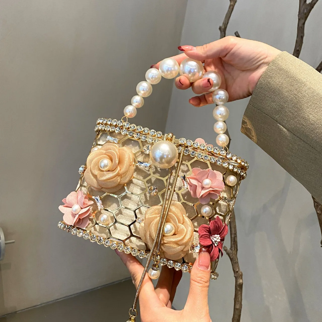 Retro Metal Diamond Embedded Pearl Bucket Handbag Evening Diamond Water Bucket Crossbody Bag Elegant Women's Clutch Purse