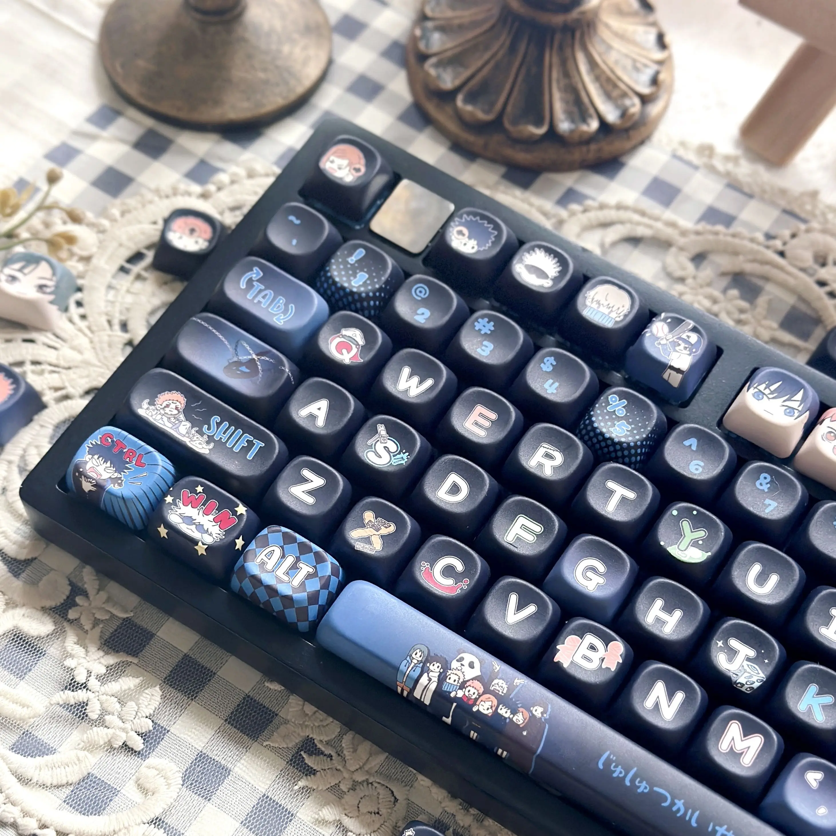 Jujutsu Kaisen 테마 키 캡 세트 5면 승화 PBT 만화 애니메이션 MOA 귀여운 키 캡 128 키 맞춤형 키보드 캡