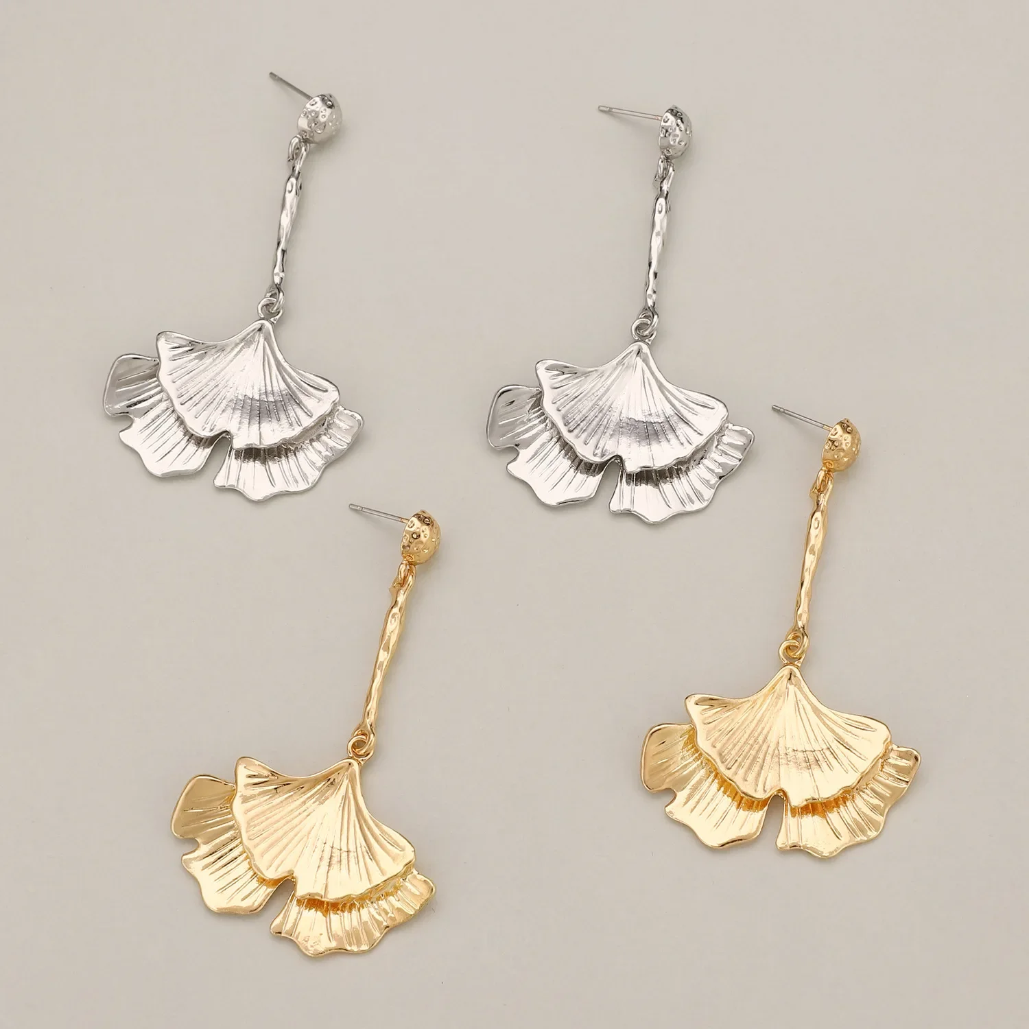 Minimalism Zinc Alloy Ginkgo Leaf Pendant Earrings for Women Vintage Charming Long Earrings High-end Party Jewelry Ornament