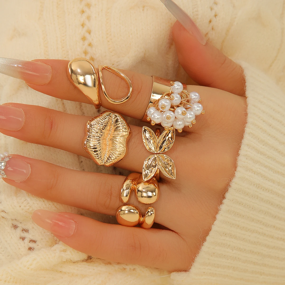 Fashionable Punk Style Exaggerated lip Butterfly Pearl Fish Tail Ring Gold Set, Suitable For Fashionable Parties For Both Men An