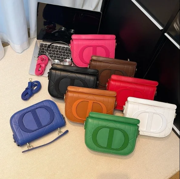 

Exquisite Trendy Handbags, Fashionable and Luxurious Design Versatile Women's Bags, Women's Commuter Diagonal Spanning Bags