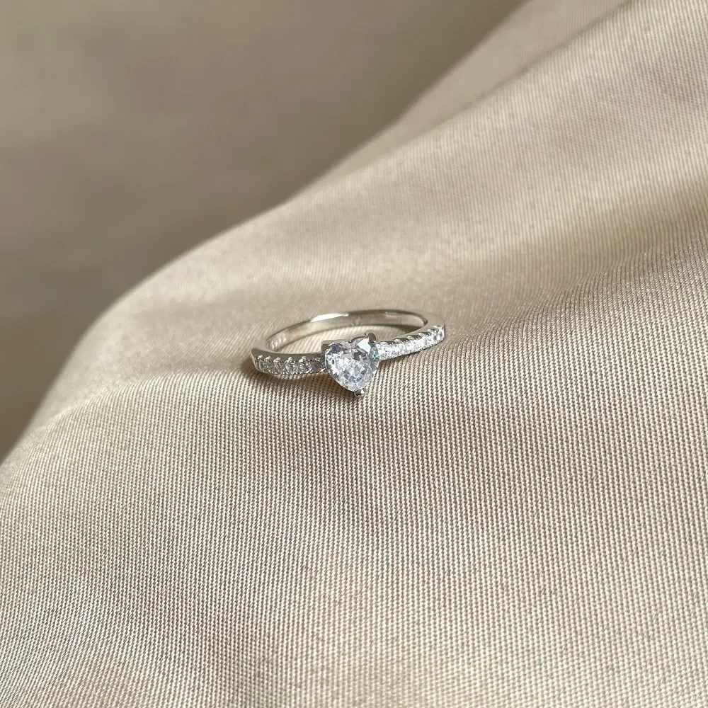 S925 European and American women's pure silver ring luxury and minimalist imitation diamond wedding jewelry wholesale
