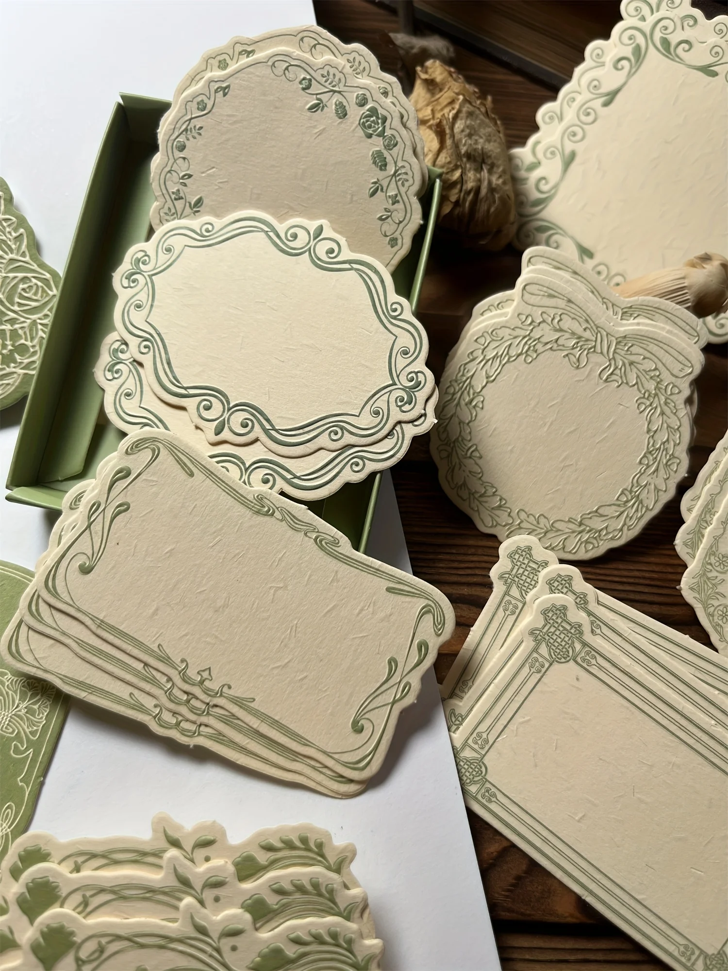 30 stks/doos vintage reliëf notitiekaarten met bloemen- en geometrische ontwerpen - getextureerd groen papier voor journaling, scrapbooking