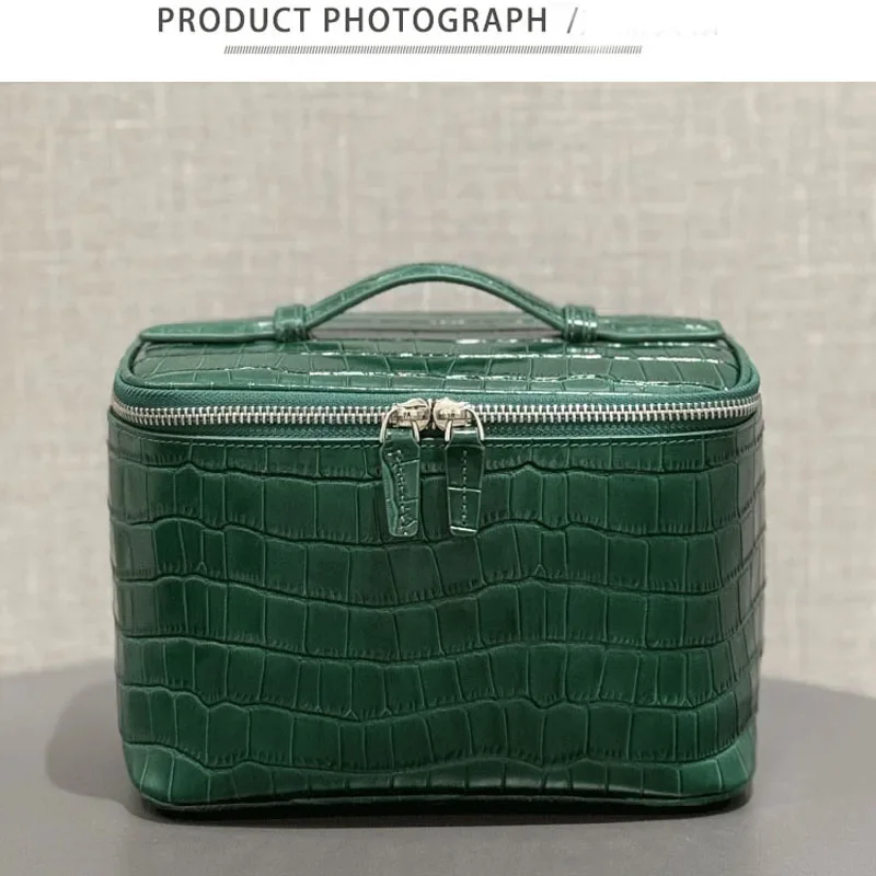 Crocodile Pattern First-Layer Cowhide Makeup Bag, Travel Portable Wash Bag, High-End Feeling, Large Capacity, Practical Storage