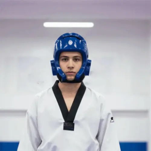 Imagen 1 del producto Protector de cabeza protección de cabeza casco de Taekwondo equipo portátil S/M/L casco de Muay Thai moldeado de una sola vez casco de Karate sin costuras Fitness