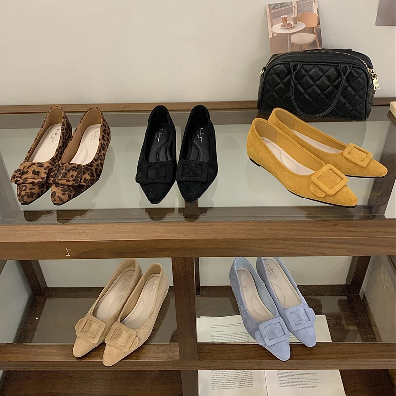 SUOJIALUN 2026 العلامة التجارية الجديدة النساء حذاء مسطح مشبك الموضة أشار تو الضحلة الانزلاق على أحذية Slingback فستان خارجي قارب الأحذية #5