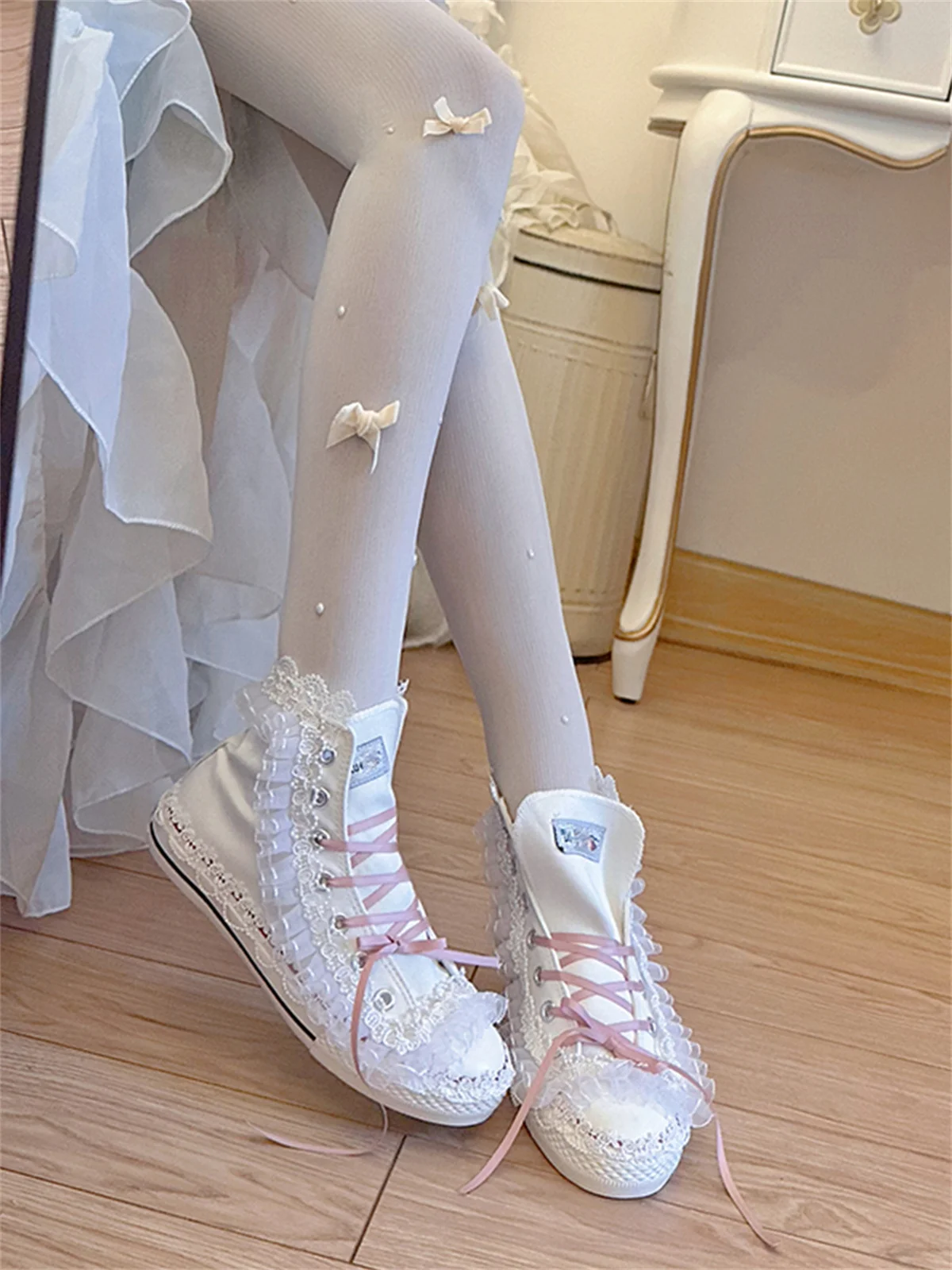 Japanese College Style Sweet Girls Shoes Round Head Lace Flower Ruffle High Help Teenagers Leisure Solid Color Canvas Shoes