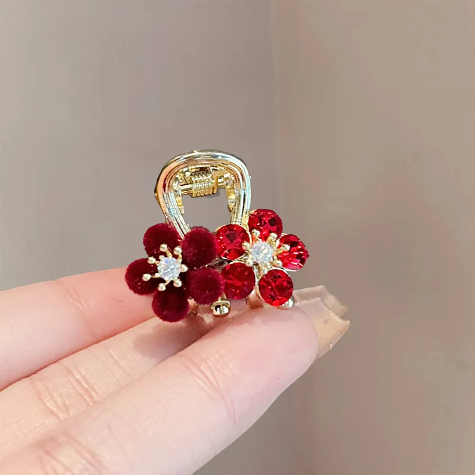 Cute Red Velvet Plum Bossom Small Hair Claw Women Autumn and Winter Side Bangs Hair Slide Sweet Festival Alloy Hair Accessories