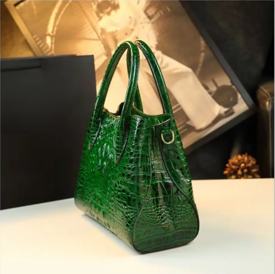 2026 New design genuine leather women's handbag, fashionable crossbody bag, women's bag, crocodile print bucket bag, retro bag
