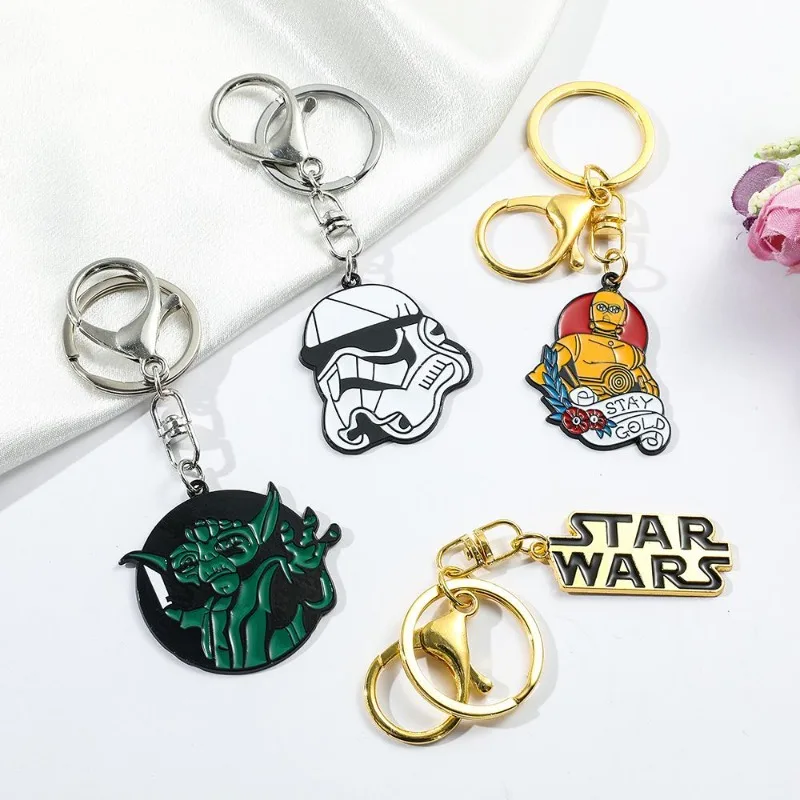 Productos relacionados con STAR WARS: llavero de Yoda, llavero de Mandalorian White Warrior, artículo decorativo, regalo de cumpleaños 2026