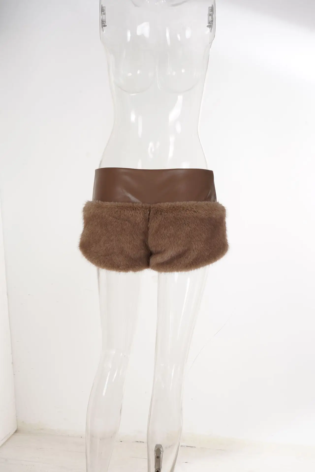 Faux Fur Patchwork Grommet Metal Buckles Pu Leather Shorts Women Chic Sexy Zipper Low Waist Casual Streetwear Bottoms Clubwear
