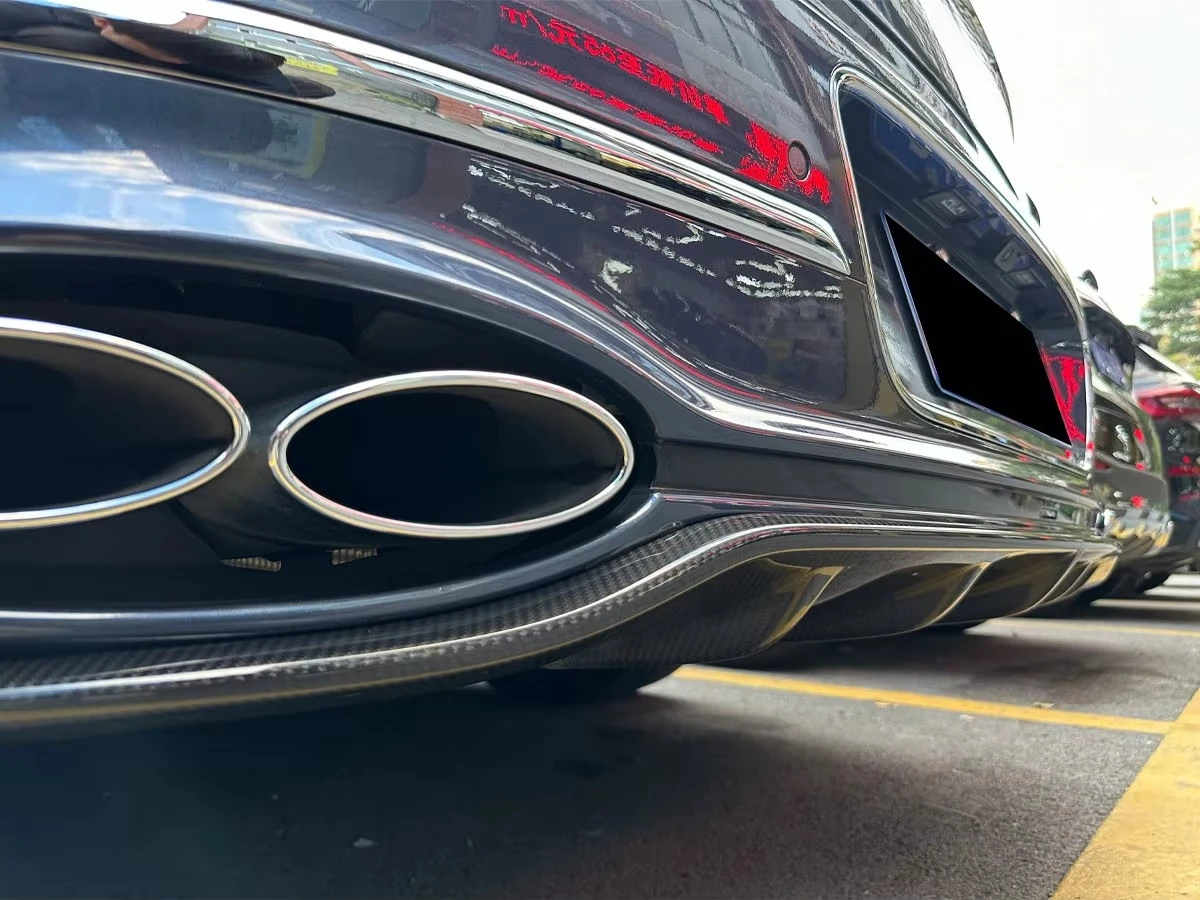 Rear Spoiler Auto Parts Body Kits Automotive Accessories Rear Lip Rear Diffuser for Flying Spur W12 ED1