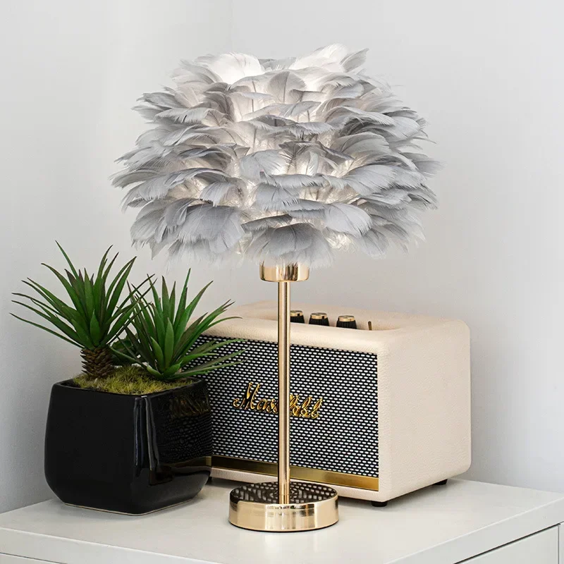 Nordic  Feather Table Lamp Romantic Bedside Lamp Study Bedroom Decoration Atmosphere Night Lights