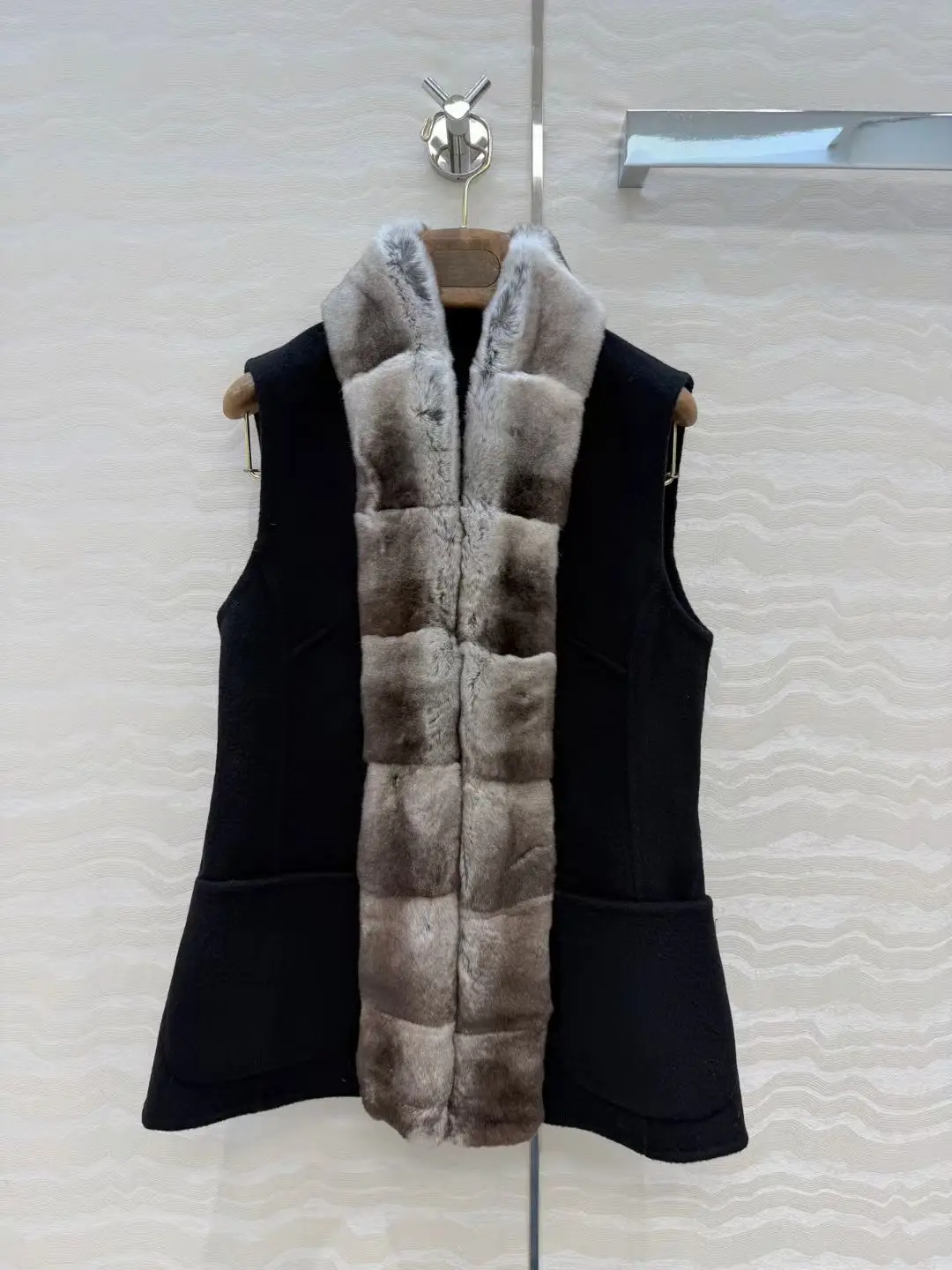 Women Double‑sided Cashmere Handmade Vest Coat, Natural Tone Chinchilla Fur Style, Cashmere Wool Fabric Fine Stiff Texture, Eleg