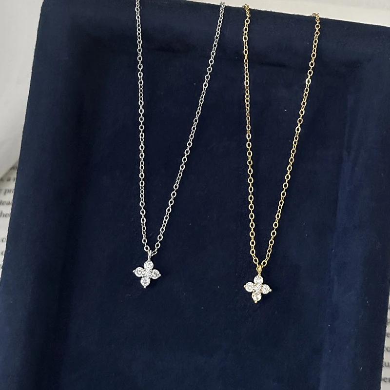 ANENJERY Vierblättrige Blumen-Zirkon-Anhänger-Halskette für Damen, Schlüsselbeinkette, zarter, eleganter, luxuriöser Schmuck, Geschenke, Großhandel