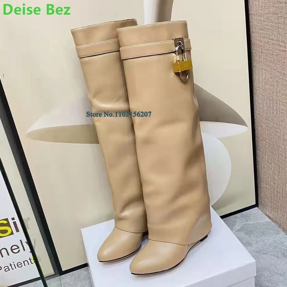 

2024 Leather Lock Bootie Long Boots For Female Women Luxury Designer Round Toe Wedges Heel Slip-on Handmade Fashion Runway Shoes