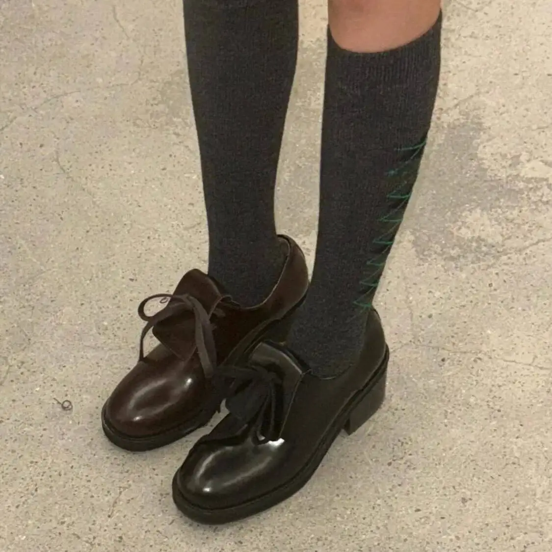 

Новые роскошные лоферы на толстой подошве в стиле ретро, женские туфли на плоской подошве с круглым носком, весенне-осенняя пригородная обувь, прогулочная обувь, одинарные туфли