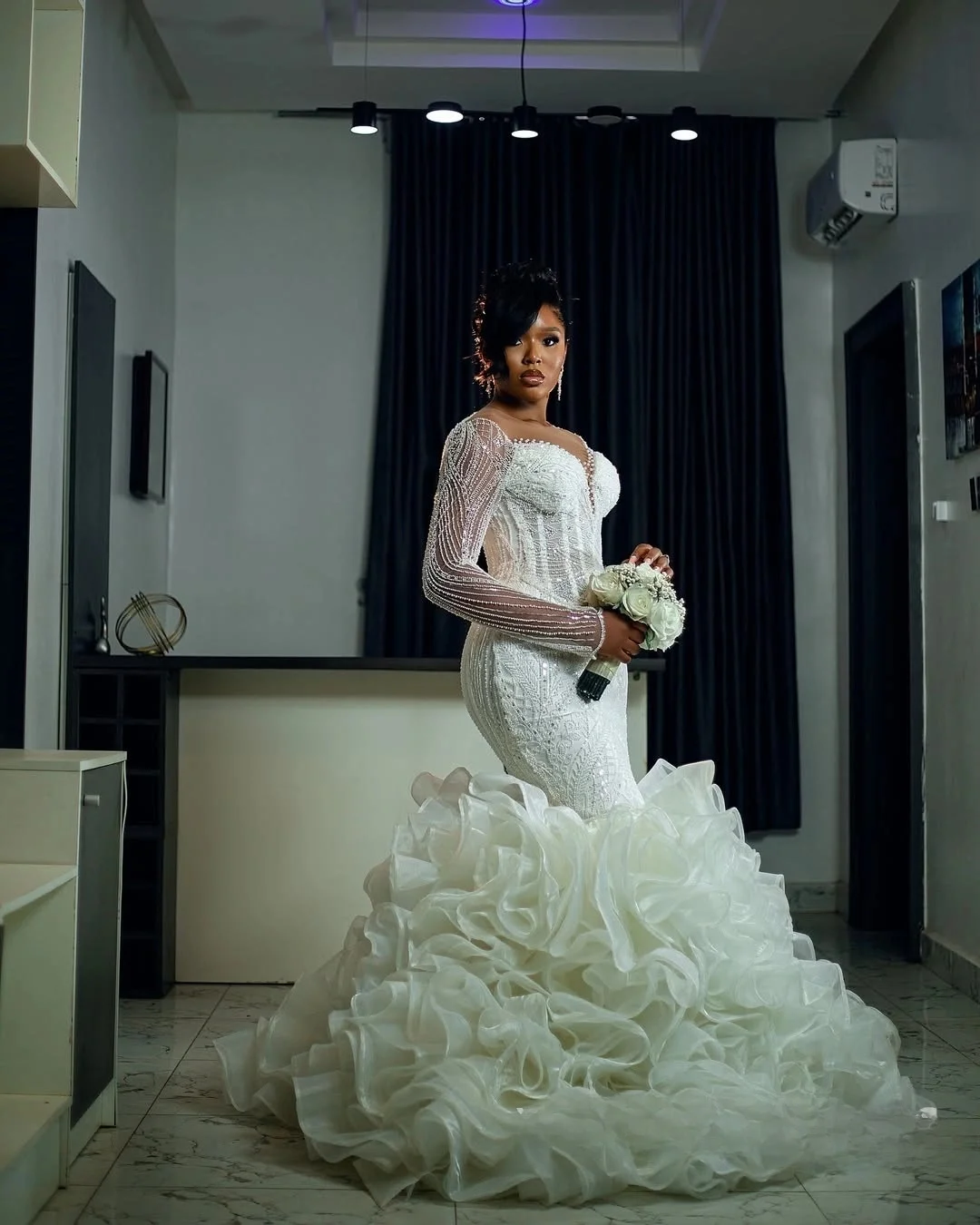 

Customized Shinny Sequins Beads Wedding Dress with Detachable Cascading Ruffles Vestidos De Casamento Long Sleeve Bridal Gown