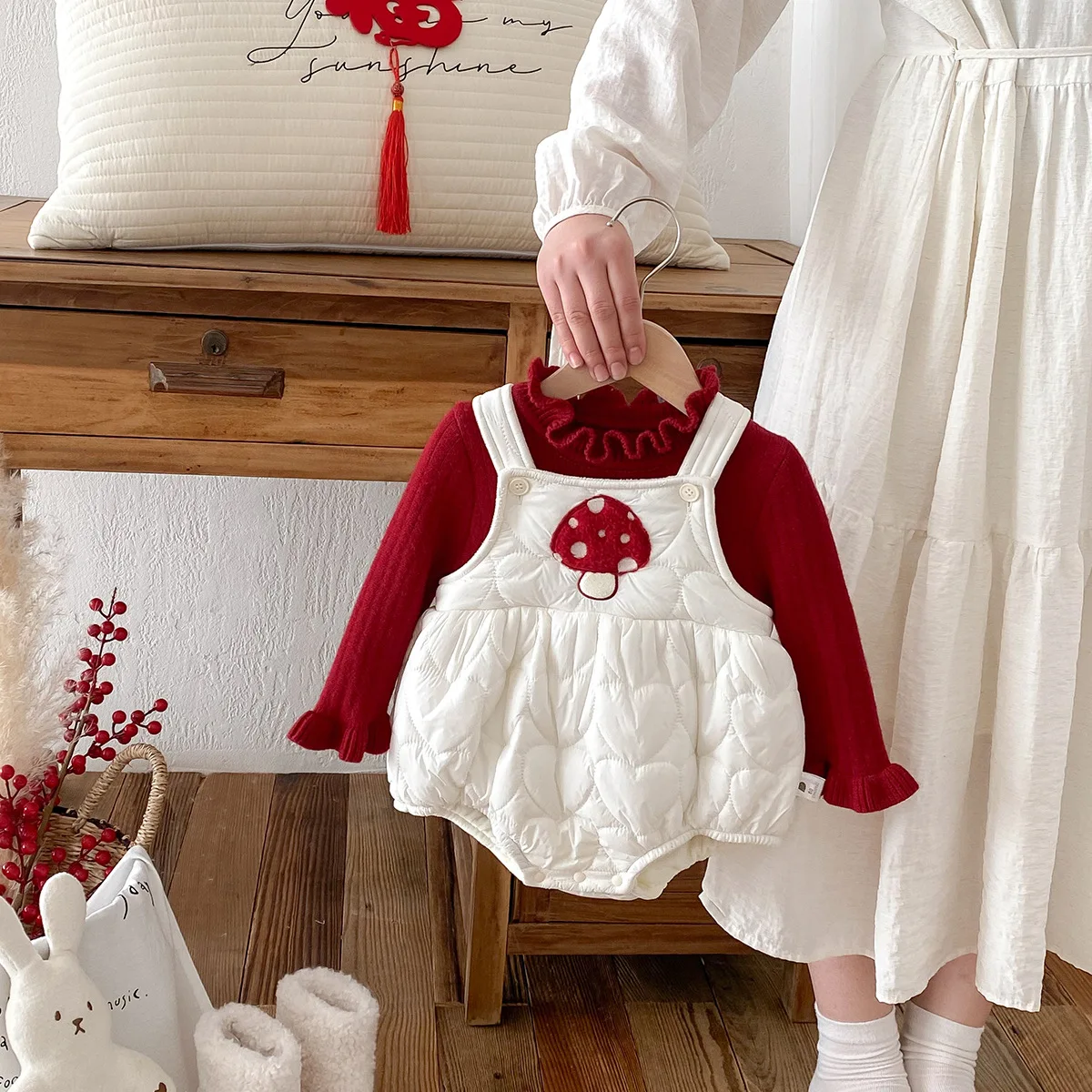 

Baby Embroidered Mushroom Rompers Autumn and Winter Casual Fashion Jacket with Cotton and Velvet for Warmth All-match Rompers