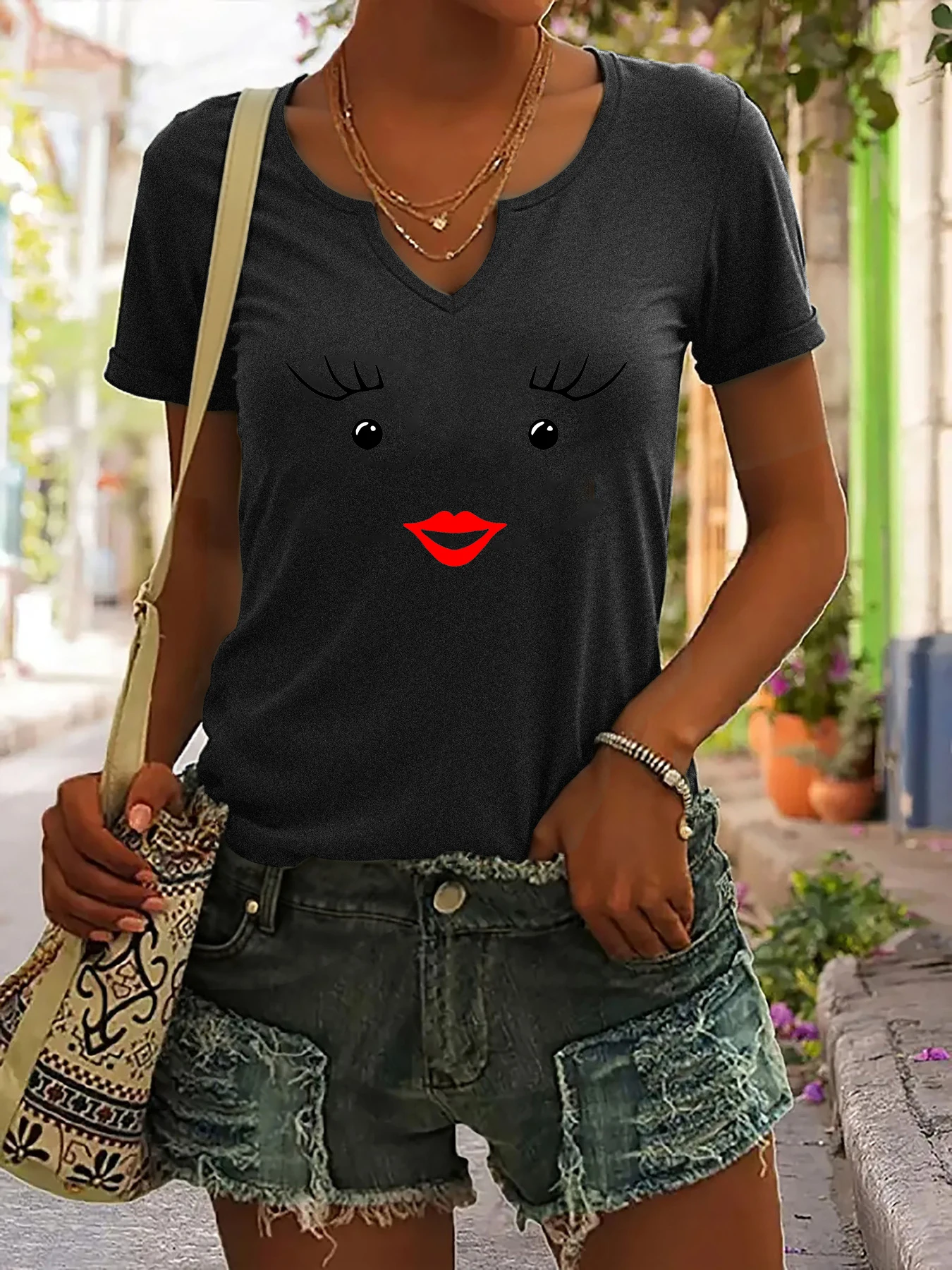 Women's V-Neck Cute Face Graphic Tee, Minimalist Eyes & Lips Print T-Shirt, Casual Short Sleeve Daily Fashion Top