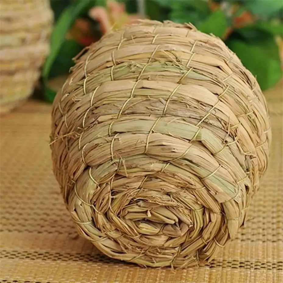 1 Pcs Handmade Straw Natural Bird Nest/Pigeon Bird House Parrot Nest Warm Pet Bedroom Courtyard Bird Cages Adornment view 2