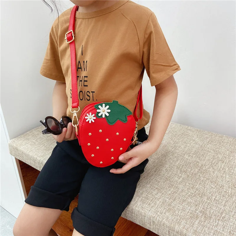 Lovely Children's Strawberry Crossbody Bags Cute Baby Accessories Mini Shoulder Bag Fashion PU Leather Girls Rivet Coin Purse