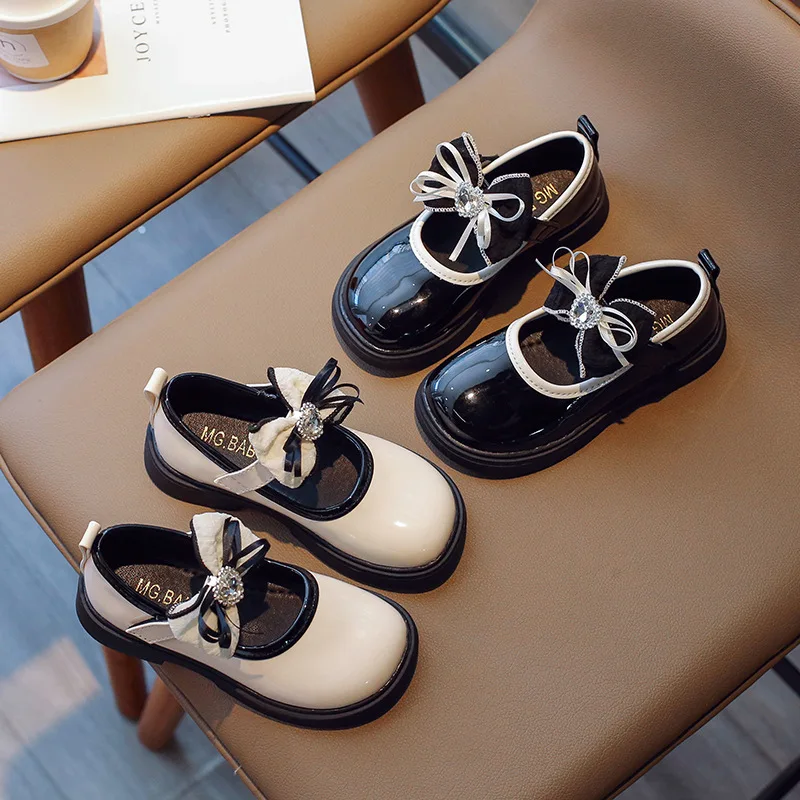 

2025 Autumn New British Style Kids Leather Shoes Simple Girls' Rhinestone Princess Shoes Anti Slip Child Bow Casual Shoe Zapatos