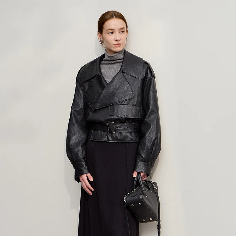 AMII ダウンジャケット レディース 2025 冬新作 PUレザー ラペル 長袖 シンプル トップス レディース ゆったり ベルト付き ショートダウンコート 12544080