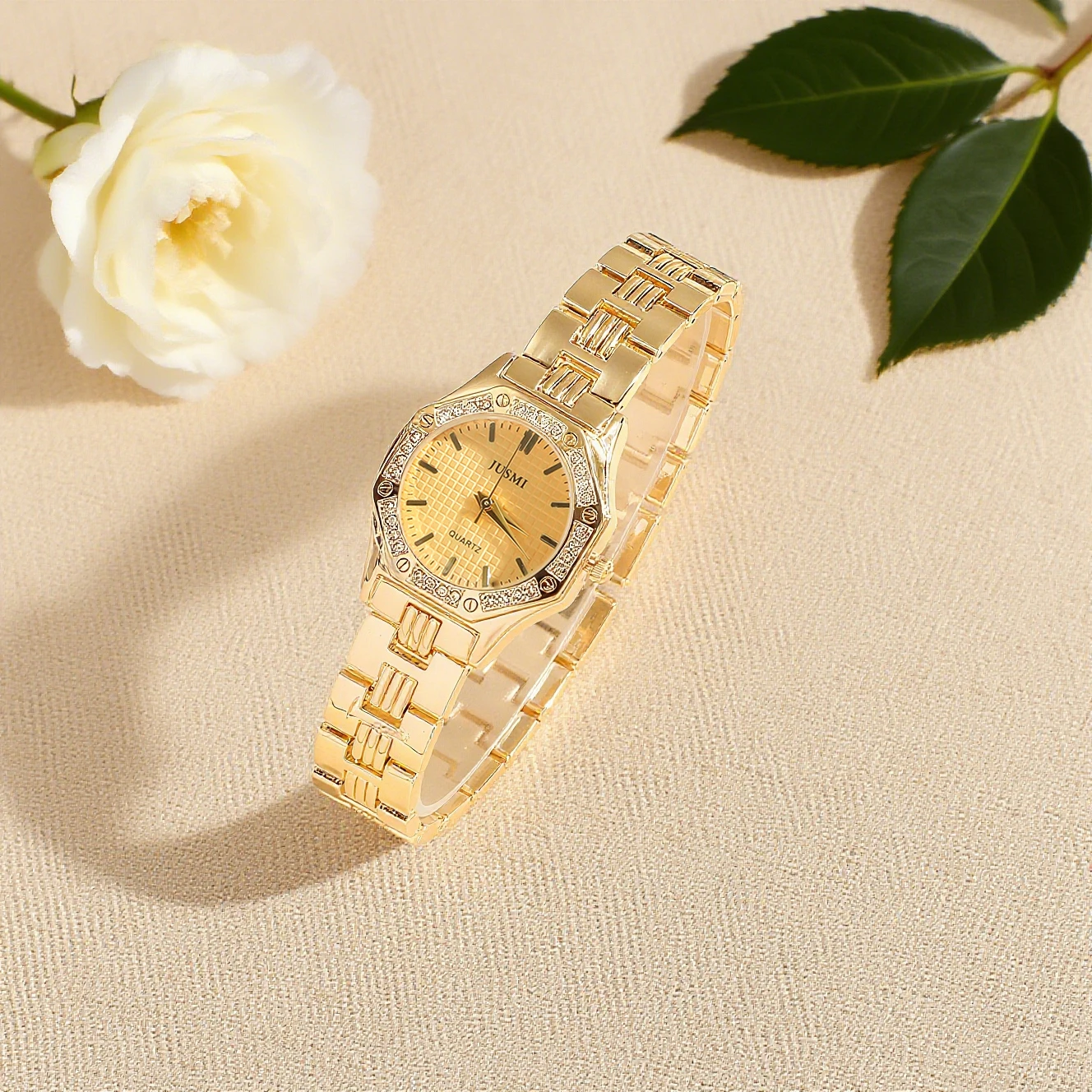 

Модные женские кварцевые часы с восьмиугольным корпусом, инкрустированные бриллиантами, стальной ремешок, набор браслетов Love из 5 штук, подходят для праздничных подарков