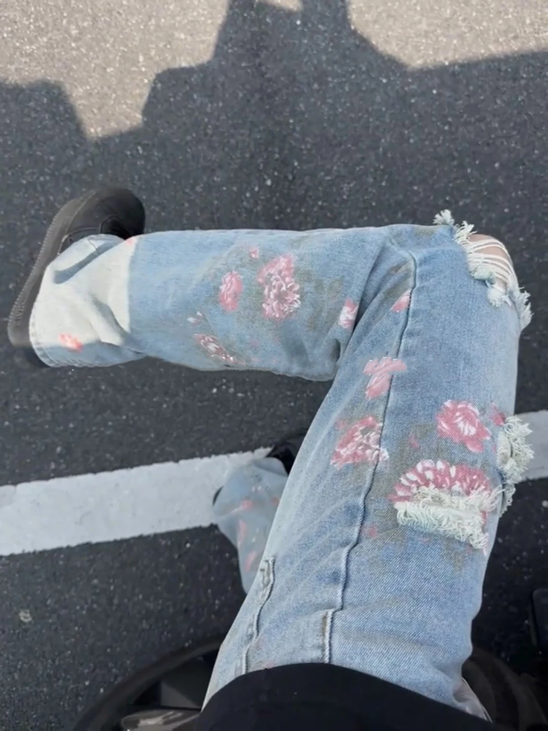 

Blue Floral Print Hole Denim Jeans Men Summer American Sle Pants Flared Straight Leg Medium Waist Long Trousers