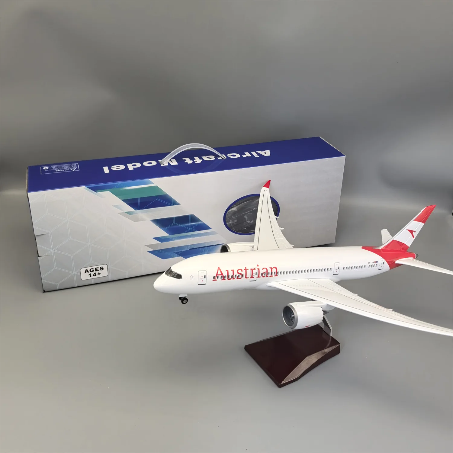 

Miniature Airplane Model B787 Austrian 1:130 Scale Aircraft 787 Dreamliner Diecast Resin Collectible with Landing Gear Light