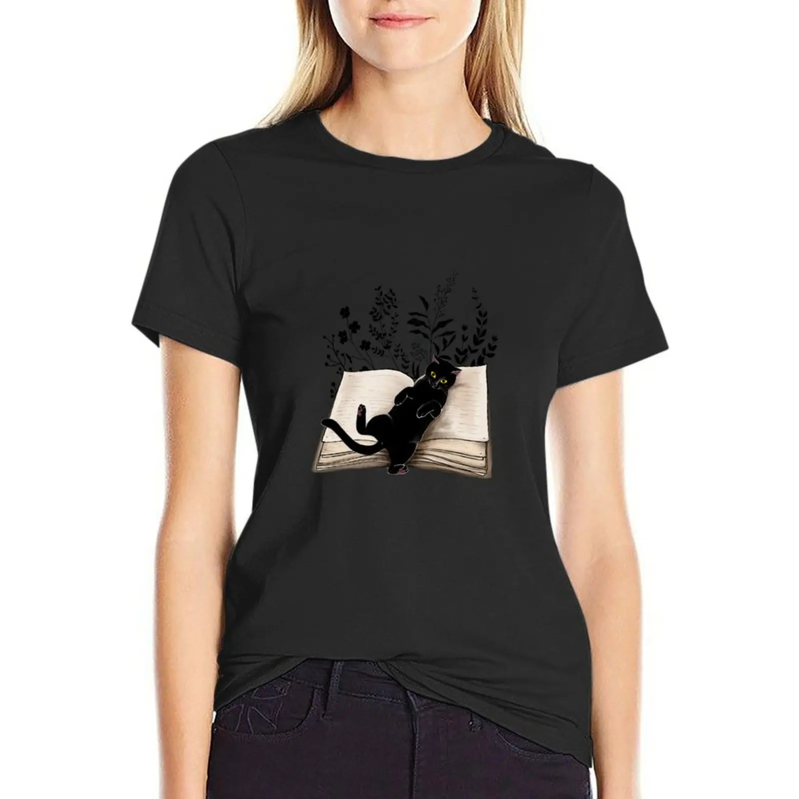 

Black Cat reading a books, watercolor style, flowers growing from book, cats and books lovers T-Shirt