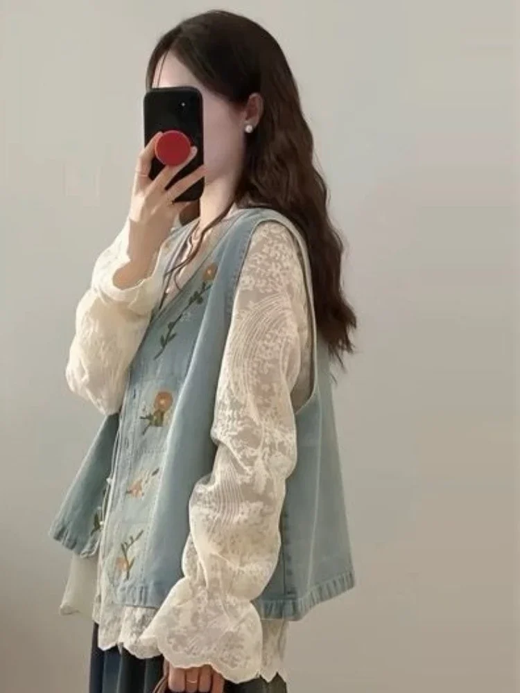 

Casual Chic Embroidered Vest 2025 Spring Slimming Top for Women Soft Denim with Sweet Details​