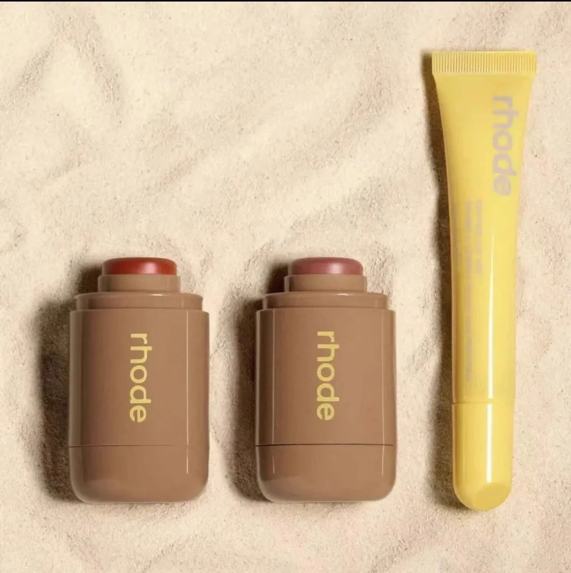 شعبية جديدة الشريط المركزة التوت هلام ملمع الشفاه الشفاف الطبيعي طويل المفعول روج مسحوق أحمر الخدود عصا مستحضرات التجميل