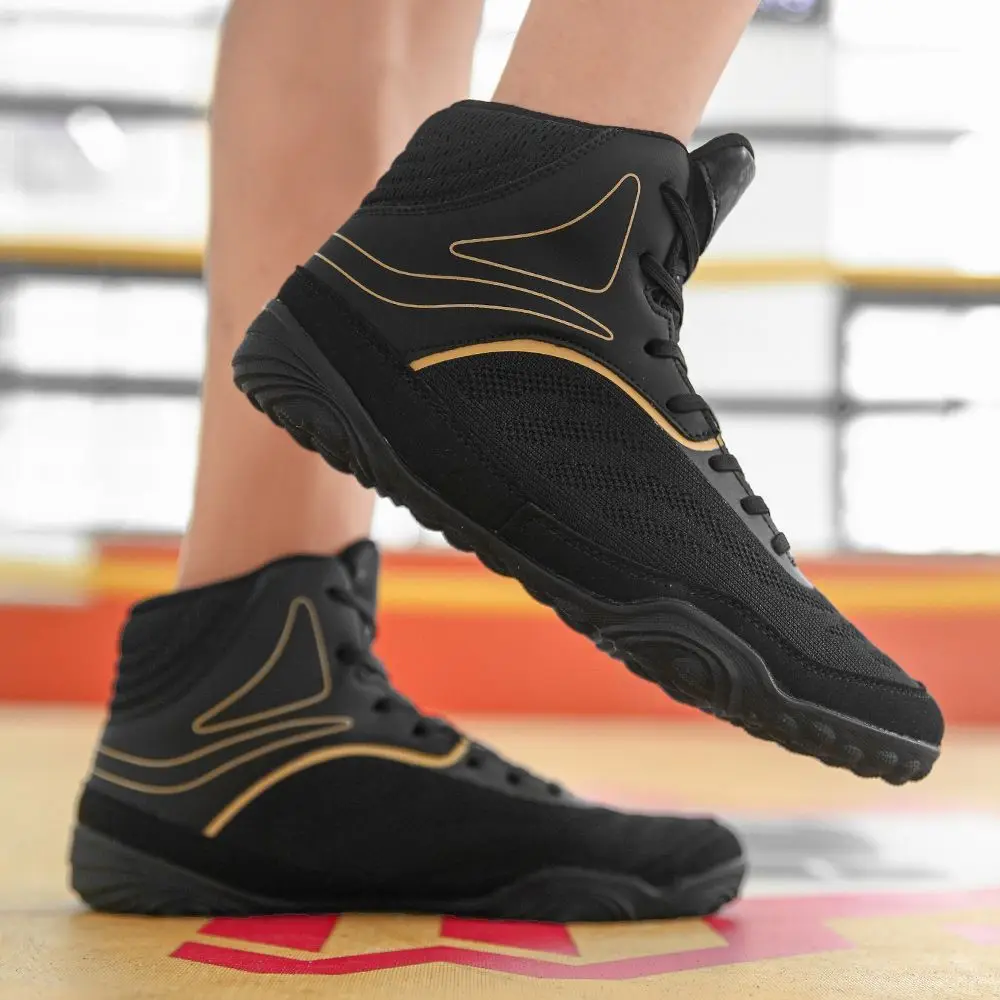 2026 Good Quality Man Wrestling Boots Professional Boxing Fighting Boots Comfortable High Top Boxing Sneakers Men Men Fighting S