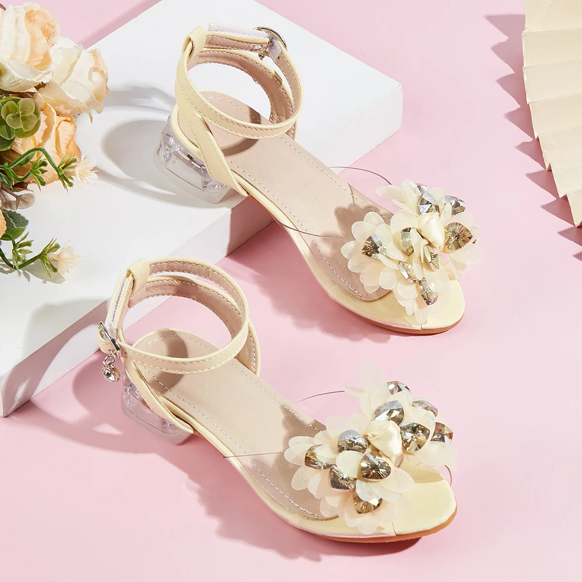 

Spring Girls High Heel Sandals Crystal Flower Peep Toe Princess Shoes Fashion Soft Sole Anti-slip Kids Footwear for Party Wear