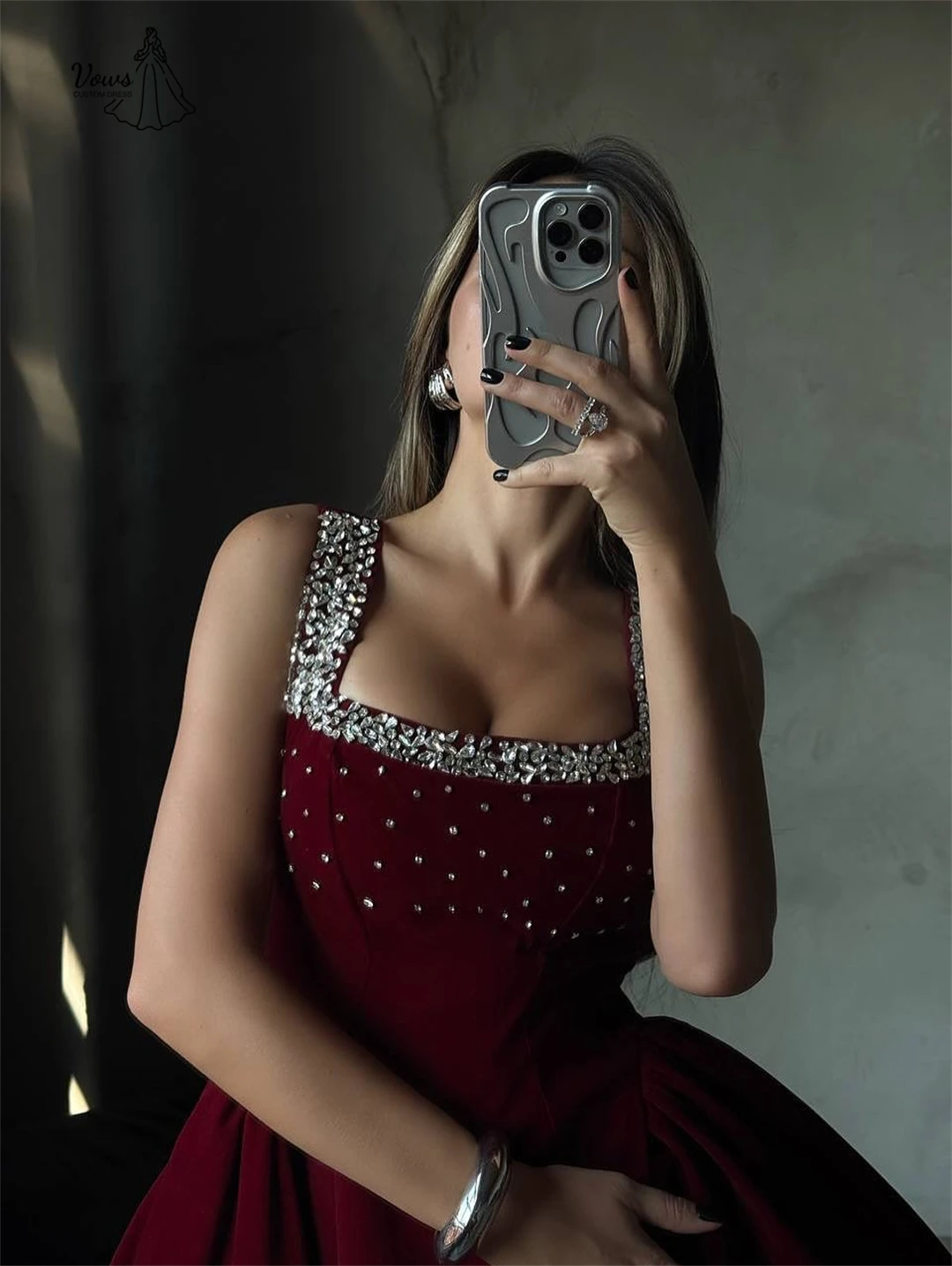 Vows حجر الراين حزام الكتف حفلة موسيقية فستان فاخر خط مخصص قصير نمط دبي فساتين الزفاف الضيوف 2025 امرأة Ballgown