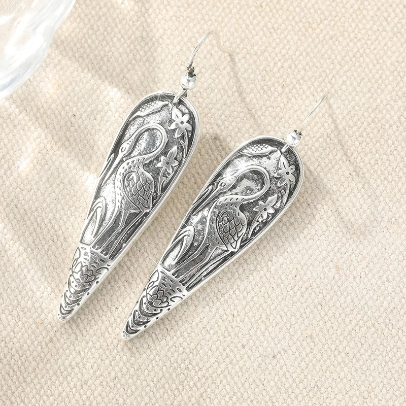 Vintage Silver Color Dangle Earrings Woman Carving Crane Pattern Party Daily Wear