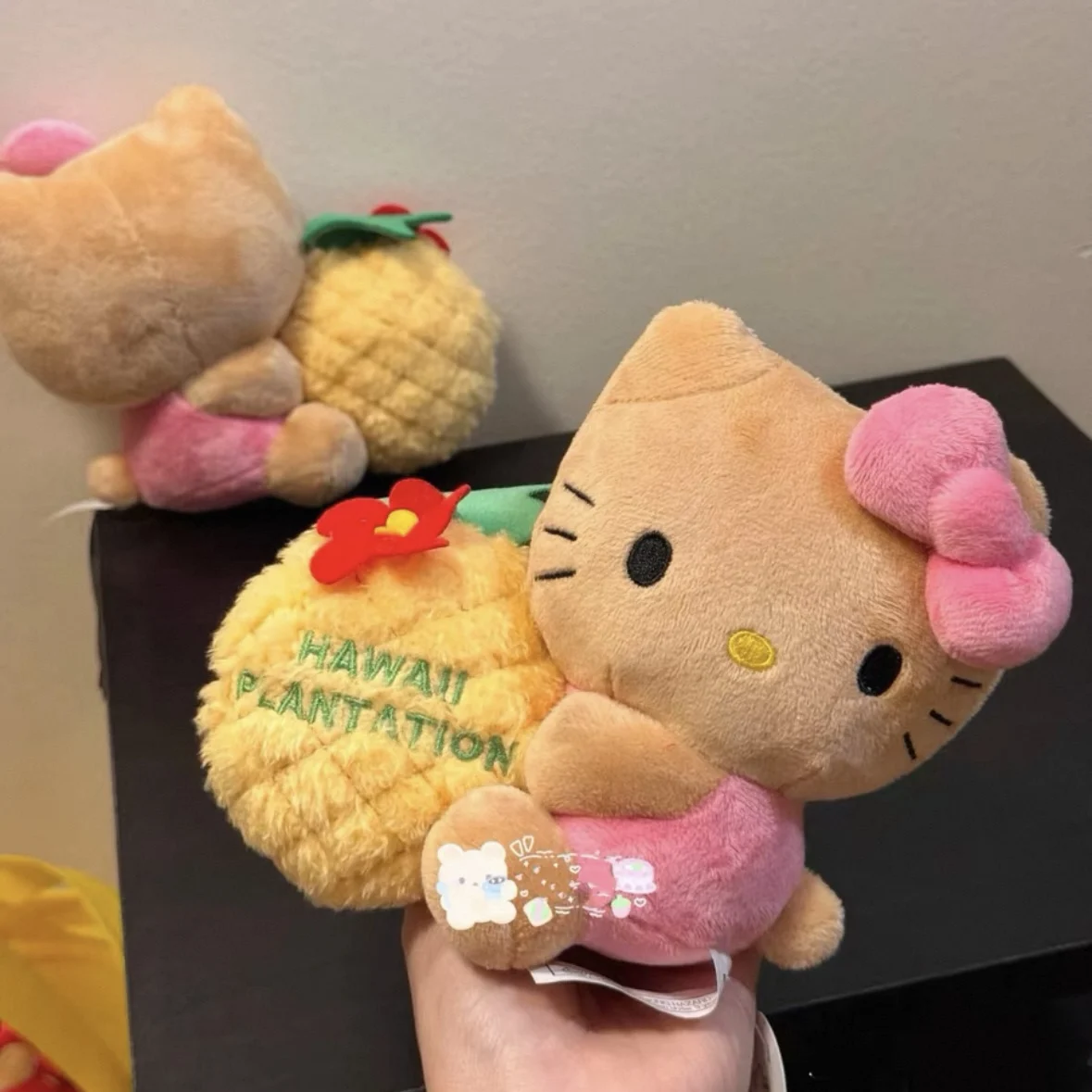 Nuovo MINISO Hello kitty Hawaiian Ananas Orchard Series Doll Ciondolo isola Pelle nera KT borsa dei cartoni animati fascino Giocattoli regalo della ragazza