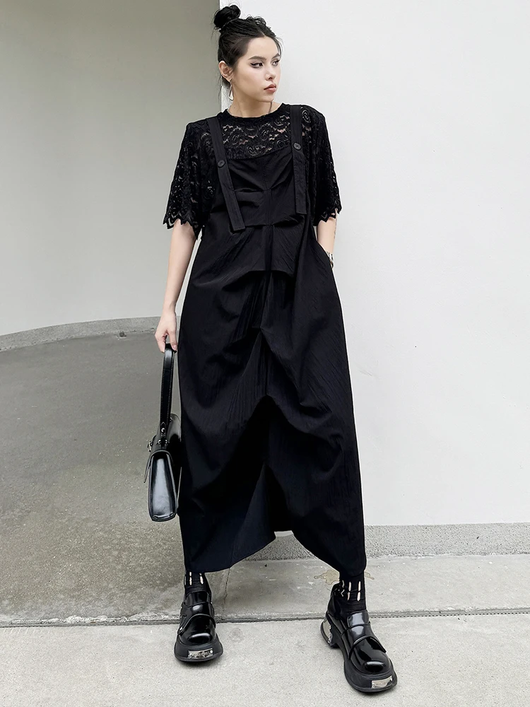 [EAM] Women Black Pleated Big Size Casual Strap Dress New Square Collar Sleeveless Fashion Tide Spring Autumn 2024  1DH5849