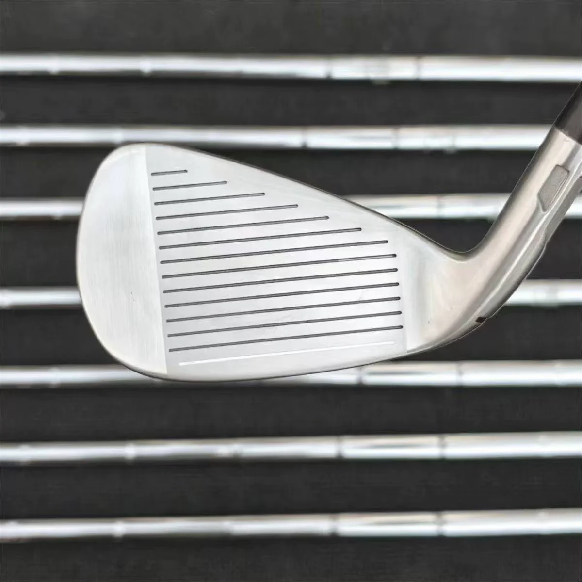 Blade Set of Golf Clubs Iron Set Left/Right Heads Forged Custom Two-Piece #4-P Iron Set Golf Clubs